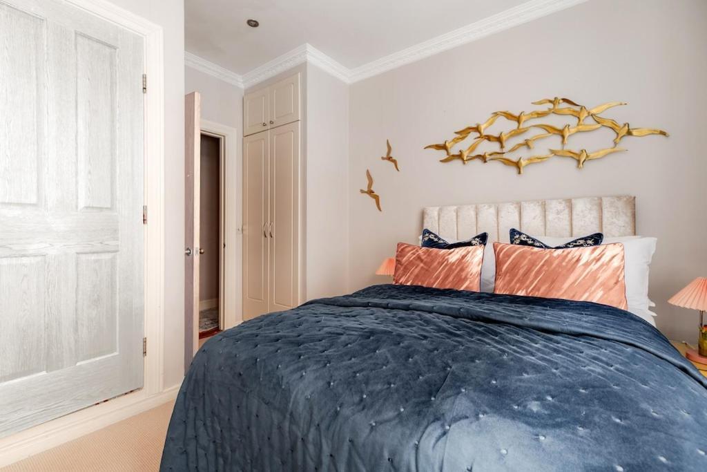 Revamped & Luxxe For Covent Garden Lovers! Adorable For Families & Friends Apartament *