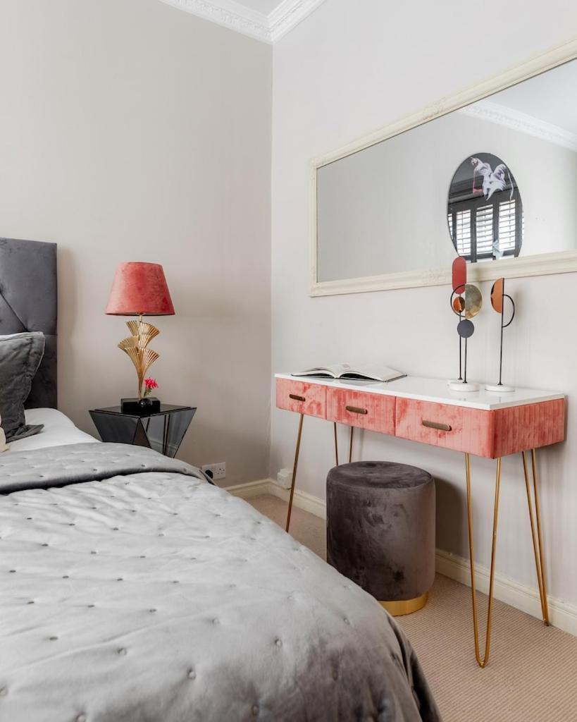 Apartament Revamped & Luxxe For Covent Garden Lovers! Adorable For Families & Friends *